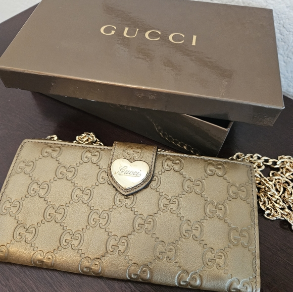 Authentic Gucci Gold Heart Wallet - Picture 1 of 6